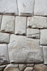 Südamerika, Peru, Cusco, Steinmauer des Palastes, Hatun Rumiyoq - KRP000691