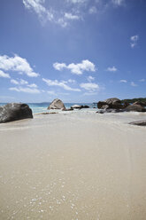 Seychellen, Insel Praslin, Blick auf den Strand von Anse Lazio - KRPF000711