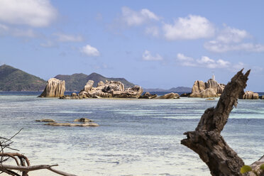 Seychelles, La Digue Island, Beach - KRPF000734