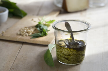 Frisches Bärlauchpesto im Glas - ASF005466