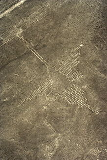 Peru, Ica, Nasca Lines, view of the colibri, aerial view - KRP000905