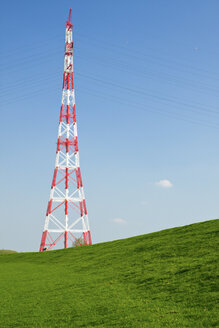 Deutschland, Schleswig-Holstein, Hetlingen, Strommast - KRPF000969