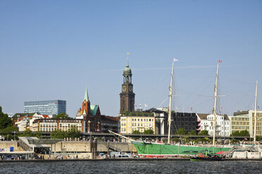 Deutschland, Hamburg, Hamburger Hafen, St. Pauli Piers - KRPF000992