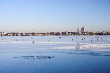 Germany, Hamburg, View of the frozen Aussenalster Lake - KRPF000825