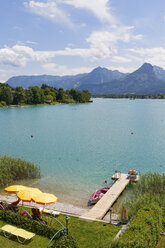 Österreich, Salzkammergut, Bundesland Salzburg, Wolfgangsee, Ried, Privater Badestrand - SIEF005767