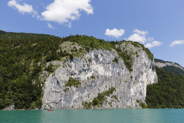 Österreich, Bundesland Salzburg, Salzkammergut, Wolfgangsee, Felswand des Falkensteins - SIEF005770