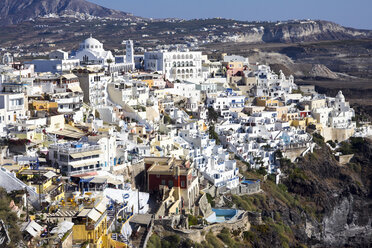 Griechenland, Kykladen, Santorin, Blick auf Fira - KRPF000917