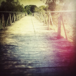 Uferpromenade über der Isar, Landshut, Bayern, Deutschland - SARF000775