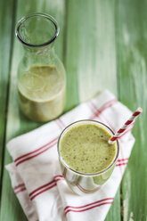 Grüner Smoothie mit Kiwi, Banane und Spinat - SBDF001173