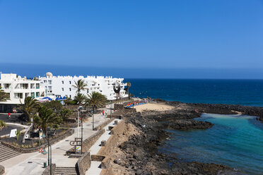 Spain, Canary Islands, Lanzarote, white houses at Costa Teguise - AMF002673