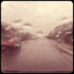Cars on street in rain - SHIF000050