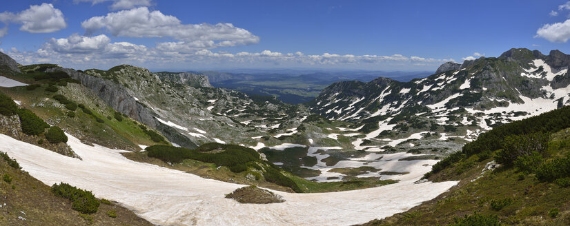 Montenegro, Crna Gora, Durmitor National Park, View from Planinica over Zabljak high plain - ES001347