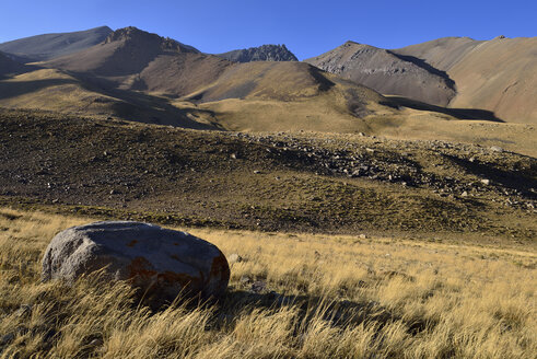 Iran, Mazandaran Province, Alborz Mountains, view over Hezarsham plateau towards Takht-e Suleyman Massif - ES001350