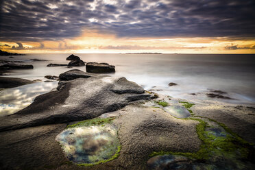 Scandinavia, Norway, Lofoten, Vestvagoy, Sundown at the coastline of Utakleiv - PU000020