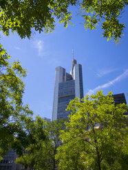 Deutschland, Hessen, Frankfurt, Rossmarkt und Commerzbank Tower - AM002681