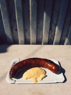 Bratwurst mit Senf - BRF000596