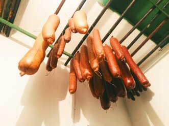 Sausages in pantry - BRF000602