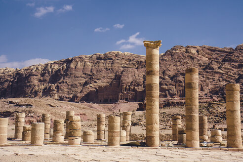 Jordanien, Petra, Antike Säulen - FLF000512