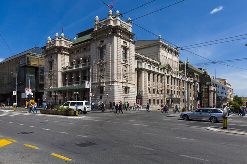 Serbien, Belgrad, Platz der Republik mit Nationaltheater - AMF002647