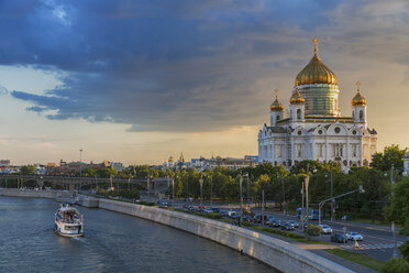 Russland, Moskau, Christ-Erlöser-Kathedrale und Moskwa-Fluss - FOF006731