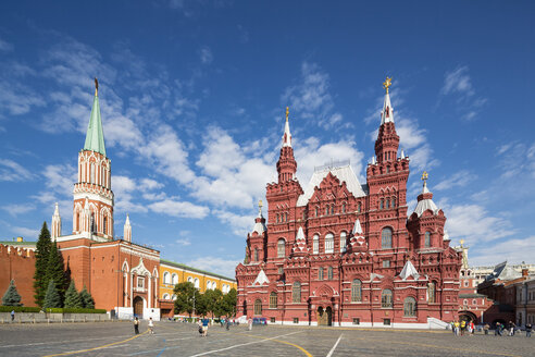 Russland, Zentralrussland, Moskau, Roter Platz, Kremlmauer, Staatliches Historisches Museum, Iberisches Tor, Nikolskaja-Turm links - FOF006749