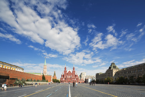 Russland, Moskau, Roter Platz mit Gebäuden, lizenzfreies Stockfoto