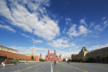 Russland, Moskau, Roter Platz mit Gebäuden - FOF006804