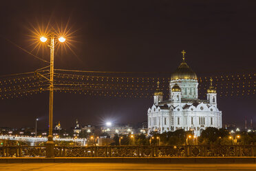 Russia, Moscow, Cathedral of Christ the Saviour and Patriarshy Bridge, Blue hour - FOF006843