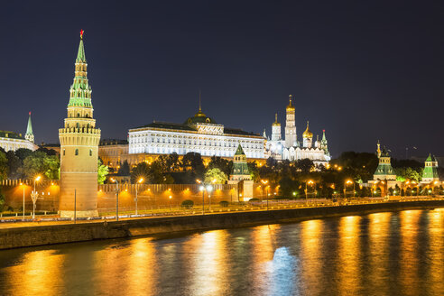 Russland, Moskau, Kreml, Glockenturm Iwan der Große mit Erzengel- und Verkündigungskathedrale - FOF006866