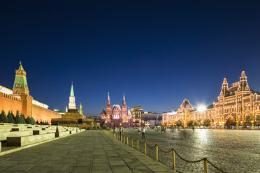 Russland, Moskau, Blick auf den Roten Platz bei Nacht - FOF006872