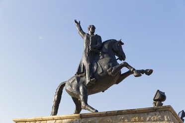 Turkey, Gaziantep, Atatuerk equestrian statue - SIEF005827