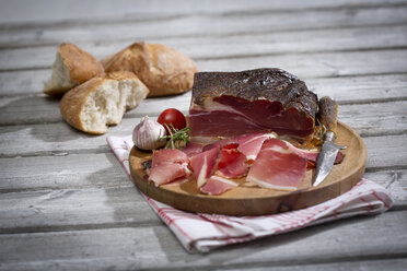 Speck mit italienischem Weißbrot - MAEF008998