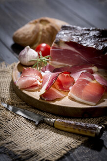 Speck with Italian white bread - MAEF009002