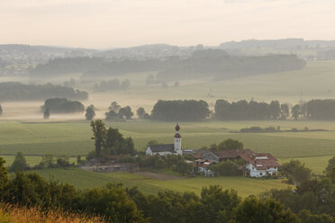 Germany, Bavaria, morning mood in Bad Endorf - SIEF005831