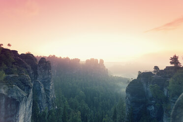 Germany, Saxony, view to Gansfels at Elbe Sandstone Mountains in morning mist - MSF004104