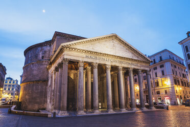 Italien, Latium, Rom, Pantheon, Piazza della Rotonda am Abend - GW003102