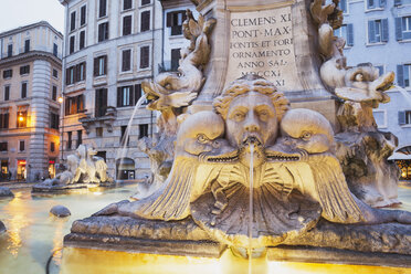 Italy, Lazio, Rome, Piazza della Rotonda and fountain in the evening - GW003109