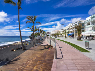 Spain, Balearic Islands, Puerto Naos, Beach promenade - AMF002709