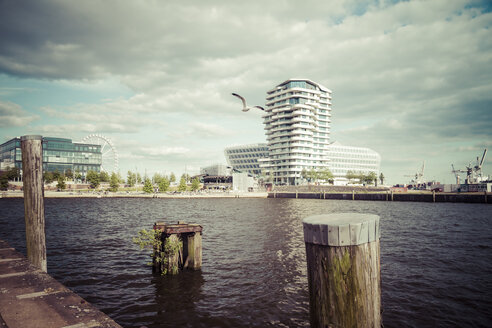 Deutschland, Hamburg, HafenCity, Grasbrookhafen, Marco-Polo-Turm und Unilever-Haus - KRPF001005