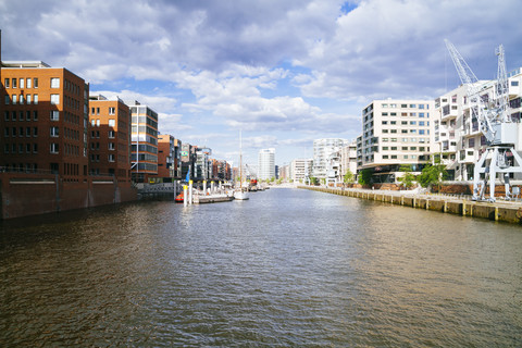 Germany, Hamburg, HafenCity, Sandtorhafen, Modern residential buildings stock photo
