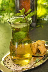 Turkish Peppermint Tea in a glass with fresh peppermint - CSTF000394