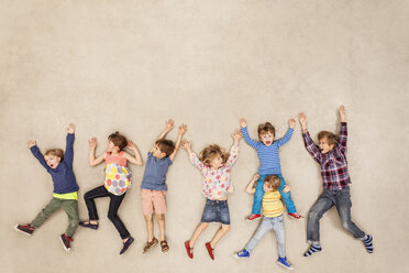 Children messing around happily - BAEF000933
