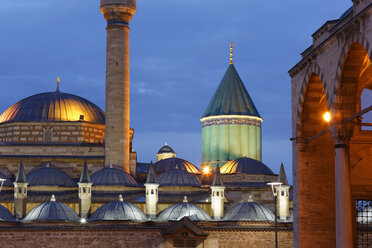 Turkey, Anatolia, Central Anatolia, Konya, Mevlana Museum, Mevlana Muezesi with Rumi Mausoleum in the evening - SIEF005871