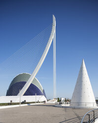 Spanien, Valencia, Stadt der Künste und Wissenschaften, Brücke Puente del Grao und L'Agora - WWF003327