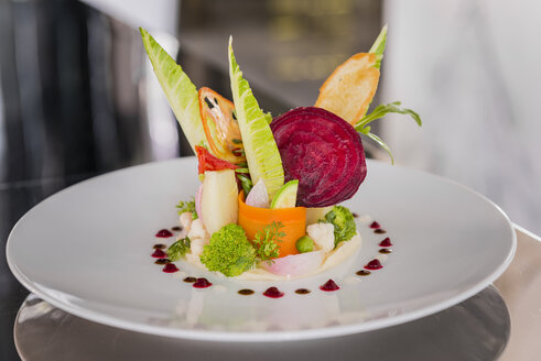 Vegetable salad on plate, Haute Cuisine - KMF001409