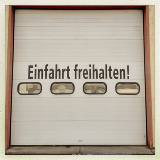 keep clear, keep free, Türschild, Deutschland - MEMF000439