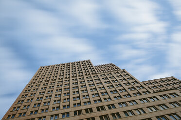 Deutschland, Berlin, Teil der Fassade eines Hochhauses am Potsdamer Platz - HCF000055