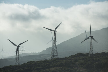 Spanien, Andalusien, Tarifa, Windpark - KBF000158