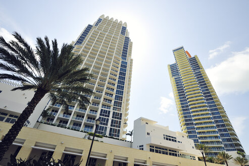 USA, Florida, Miami Beach, skyscrapers Continuum on South Beach - BR000643