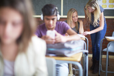 Schüler im Klassenzimmer - ZEF000655